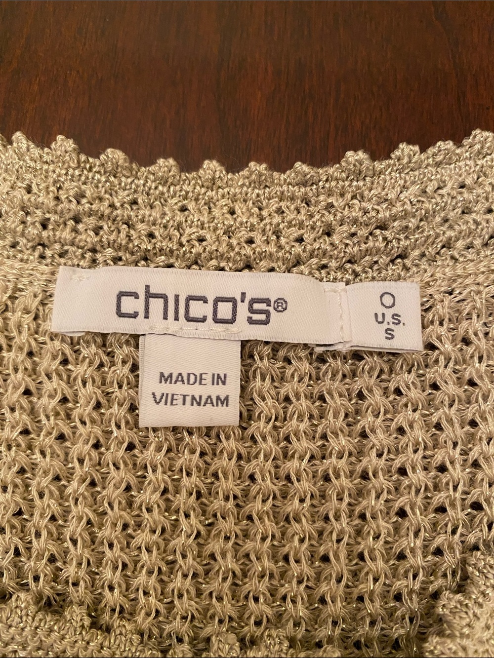 Chico’s Beige Button-Front Short Sleeve Sweater • Gold Buttons • Size 0 - Picture 4 of 9